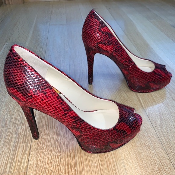 GUESS Snakeskin Honora Peep-Toe Platform Pumps - Picture 2 of 6
